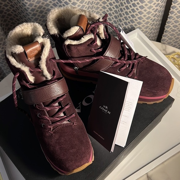 COACH, Urban Hiker Mix Mat Boots. Smooth leather. Color: Oxblood, size 6.5 B - Picture 10 of 12